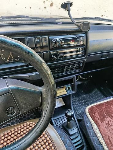 два авто: Volkswagen Golf: 1991 г., 1.6 л, Механика, Бензин, Хэтчбэк — 2