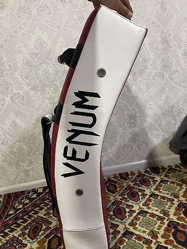 театральный бинокль: Продаю большой тренировочный щит (макивару) Venum в отличном — 4