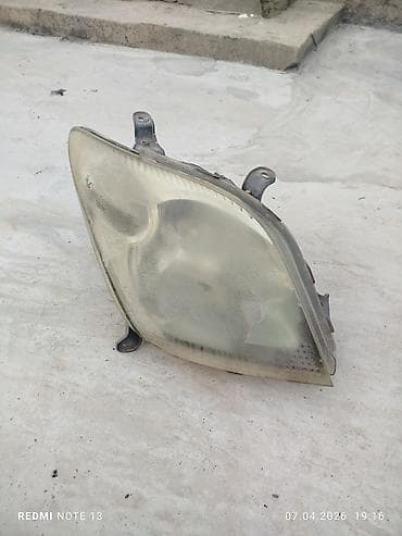 Передняя правая фара Toyota 2003 г., Оригинал