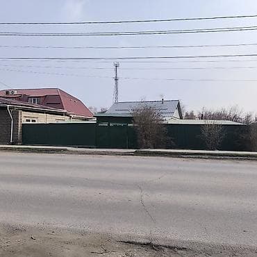 Дом с большим двором и капитальным забором - Частный дом за высоким — 1