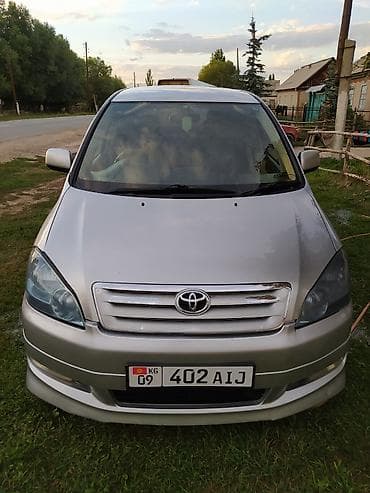 Toyota Ipsum: 2003 г., 2.4 л, Автомат, Газ, Вэн/Минивэн