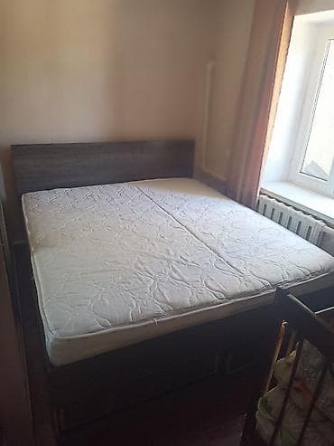 Двуспальная кровать, Б/у, С матрасом, длина - 200 см
