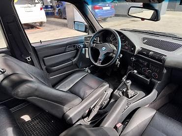byd yang up: BMW 5 series: 1991 г., Седан — 5