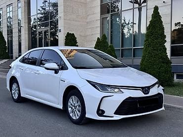 Toyota Corolla: 2022 г., 1.8 л, Автомат, Гибрид, Седан — 1