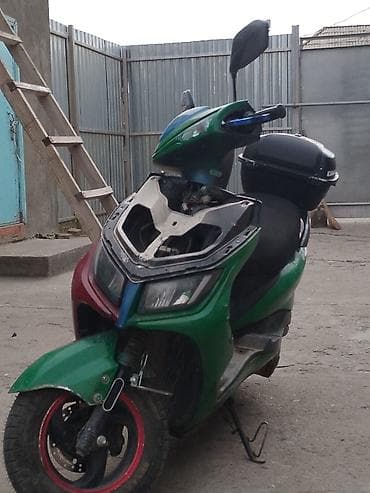 Обмен интересует предлагайте!!!!!!Скутер бензиновый, вариаторный