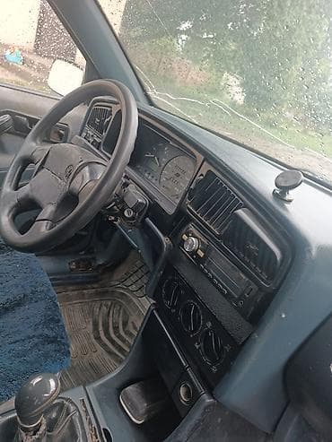 Транспорт: Volkswagen Passat: 1993 г., 1.8 л, Механика, Бензин, Универсал — 3