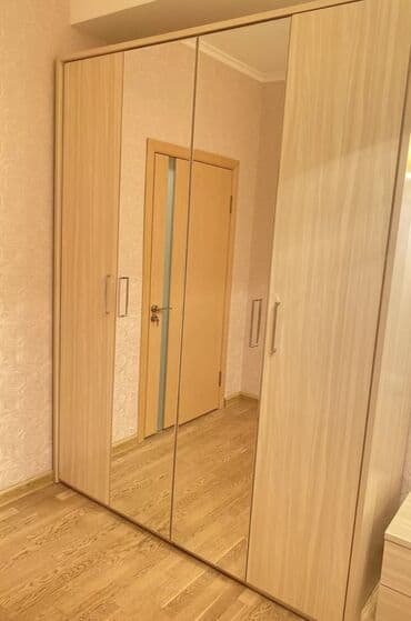 Серванттар: Продаю шкаф четырехстворчатый от спального гарнитура Capri — 1