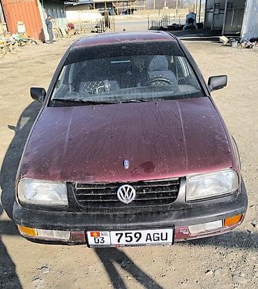 Volkswagen: Volkswagen Vento: 1993 г., 2 л, Механика, Бензин, Седан — 1
