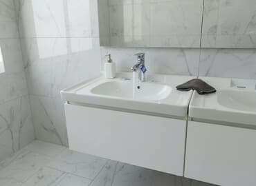 раковина с пьедесталом: Раковина для ванной, Квадратная форма, Материал: Керамика — 1