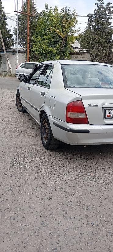 honda civic 2008: Mazda 323: 1998 г., 1.6 л, Механика, Бензин — 3