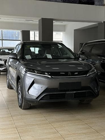 BYD E2: 2025 г., Электромобиль, Кроссовер