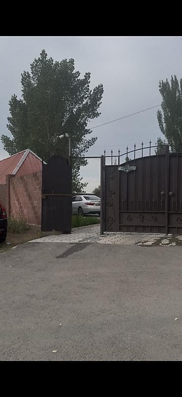Гаражи: Продаю 2-этаж.дом на участке 10 сот., в районе ул. Элебесова и — 2