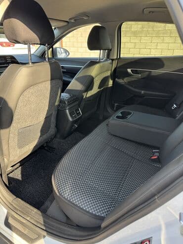 срочно продаю в связи с переездом: Hyundai Sonata: 2020 г., 2 л, Типтроник, Газ, Седан — 8