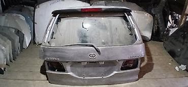 обвес estima: Крышка багажника Toyota, 2003 г., Б/у, Оригинал — 2