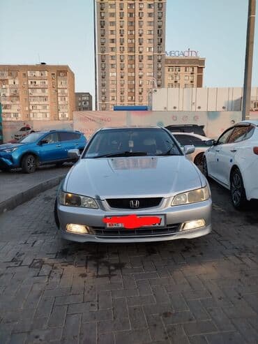 Honda Accord: 2002 г., 1.8 л, Автомат, Бензин, Седан