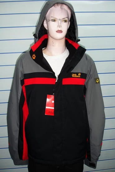 SPORTSWEAR: Костюм, Новый, Вентиляционные клапаны, Внутренние и внешние карманы, Высокая посадка штанов