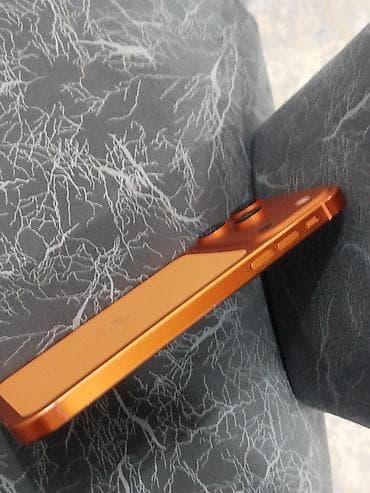 самсунг галакси с: IPhone 17 Pro, Оранжевый — 3