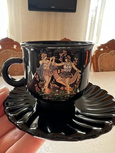набор чайный: Набор кофейных чашек с блюдцами, 2 серии. Все новое!!! 1) Черное — 3