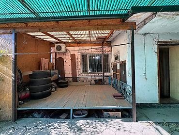 сдаю швейный цех с оборудованием: 📍ул. Сагынбая манасчы 🔘7-комнатный 🔘Этаж 1 🔘150м² Продаётся дом с — 10