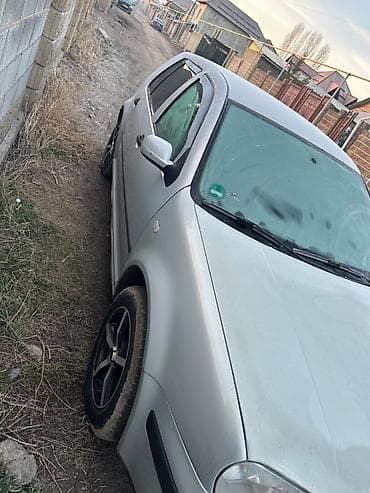Volkswagen Golf: 2000 г., 1.6 л, Механика, Бензин, Хэтчбэк