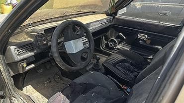 силовые пороги: Audi 80: 1979 г., Ручные, Седан — 3