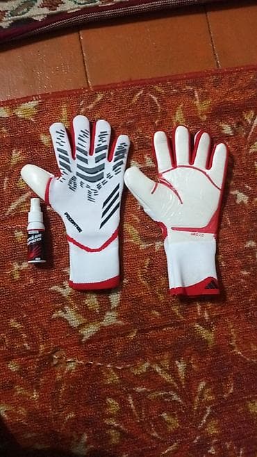 Вратарские перчатки Adidas Predator + спрей для ухода размер:7 -