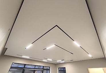 фигурное зеркало с подсветкой: Натяжные потолки высокого качества! Замер и консультация бесплатно — 8