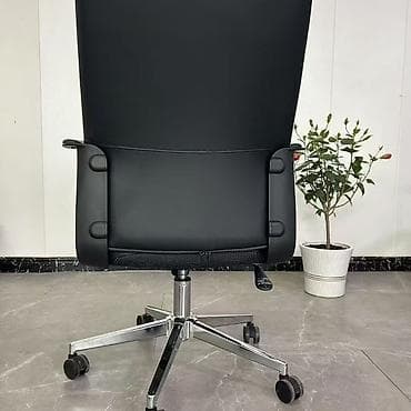 продам кресло офисное: Офисное кресло, Новый, С колесиками, цвет - Черный, Экокожа, Самовывоз, Платная доставка — 2