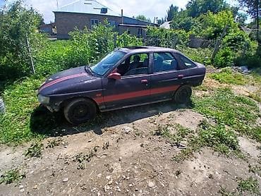 2 8: Ford Escort: 1997 г., Механика, Бензин, Хэтчбэк — 7