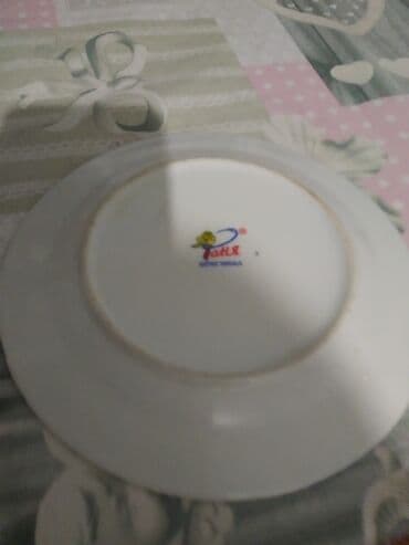 детская силиконовая посуда: Маша комплекте чашка и тарелочку за 500 а Эльза тарелочку 350, часы — 4