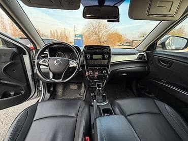 hyundai solaris 2: Ssangyong Tivoli: 2019 г., 1.6 л, Автомат, Дизель, Кроссовер — 5