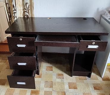 Столы: Компьютерный стол, Б/у, С полками — 2