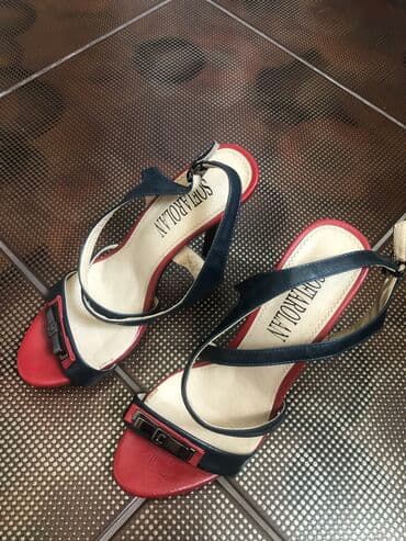 шлепка: Босоножки в отличном состоянии надевала один раз на узкую ногу, 38 — 3