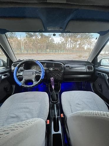 kirgiz auto: Volkswagen Vento: 1993 г., 1.8 л, Механика, Бензин, Седан — 7