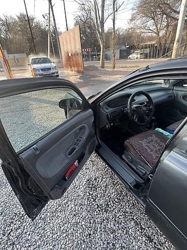 bmw e53: Mazda 626: 1991 г., 2 л, Механика, Бензин, Седан — 6