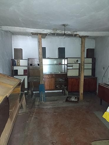 ош базардан: Үй, 57 м², 3 бөлмө, Эски ремонт — 2