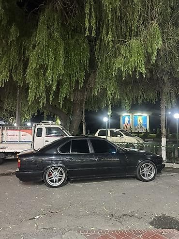 BMW 5 series: 1992 г., 2 л, Механика, Бензин, Седан at lalafo.kg BMW 5 series: 1992 г., 2 л, Механика, Бензин, Седан