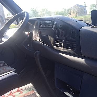 Унаа: Жеңил жүк ташуучу унаа, Mercedes-Benz, Стандарт, 3 т, Колдонулган — 4