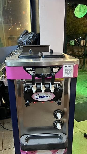 Профессиональный аппарат для мягкого мороженого Goshen (модель на