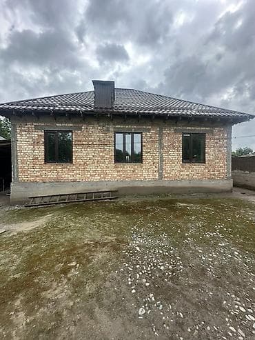 Кыймылсыз мүлк: 📍 В Сокулуке продаётся дом на участке 19 соток. 🏡Дом состоит из 5 ти — 3
