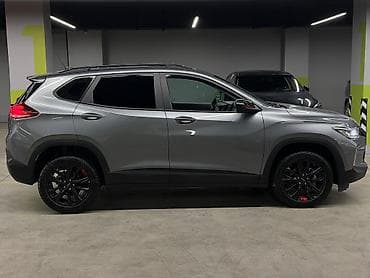 машина срочно продаю: Chevrolet Tracker: 2022 г., 1.3 л, Автомат, Бензин — 3