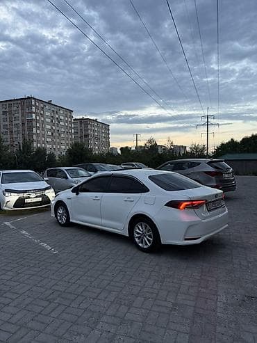 Toyota Corolla: 2021 г., Гибрид, Седан — 3