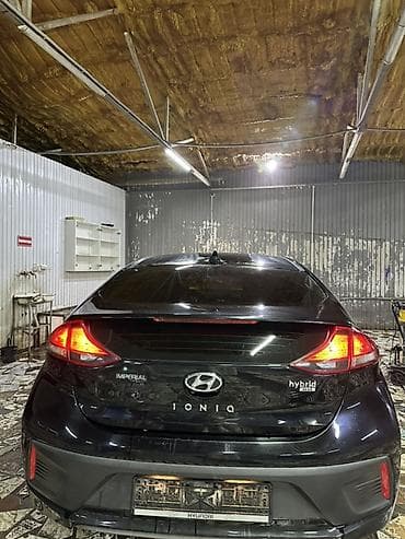 6: Hyundai Ioniq: 2018 г., 1.6 л, Автомат, Гибрид, Хэтчбэк — 4