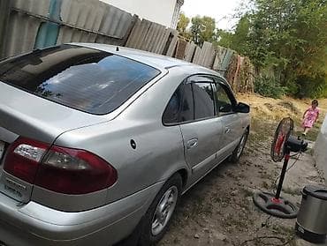 Унаа: Mazda 626: 2002 г., 2 л, Кол менен иштөөчү, Дизель, Седан — 1