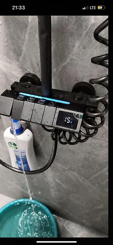 бассейн вода: Душевая система с верхним и ручным душем, матовый черный Комплектация — 2