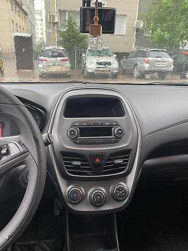 Транспорт: Chevrolet Spark: 2019 г., 1 л, Вариатор, Бензин, Хэтчбэк — 8