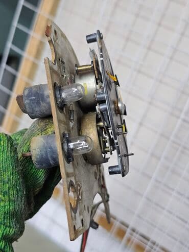 спидометры: Щиток приборов Mercedes-Benz 1975 г., Б/у, Оригинал, Германия — 8