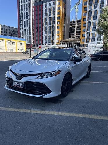 camry: Toyota Camry: 2020 г., 2.5 л, Автомат, Гибрид, Седан — 1