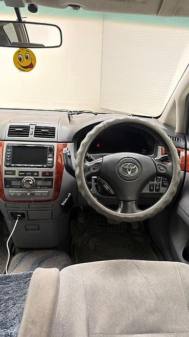 японский авто: Toyota Ipsum: 2003 г., 2.4 л, Автомат, Бензин, Минивэн — 8