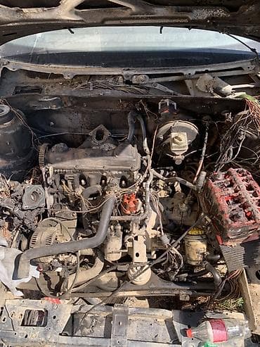 forester 2003: Volkswagen Golf: 1993 г., Хэтчбэк — 3
